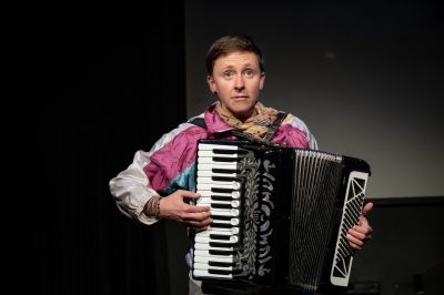 galleries/1741715018_kabare422-38